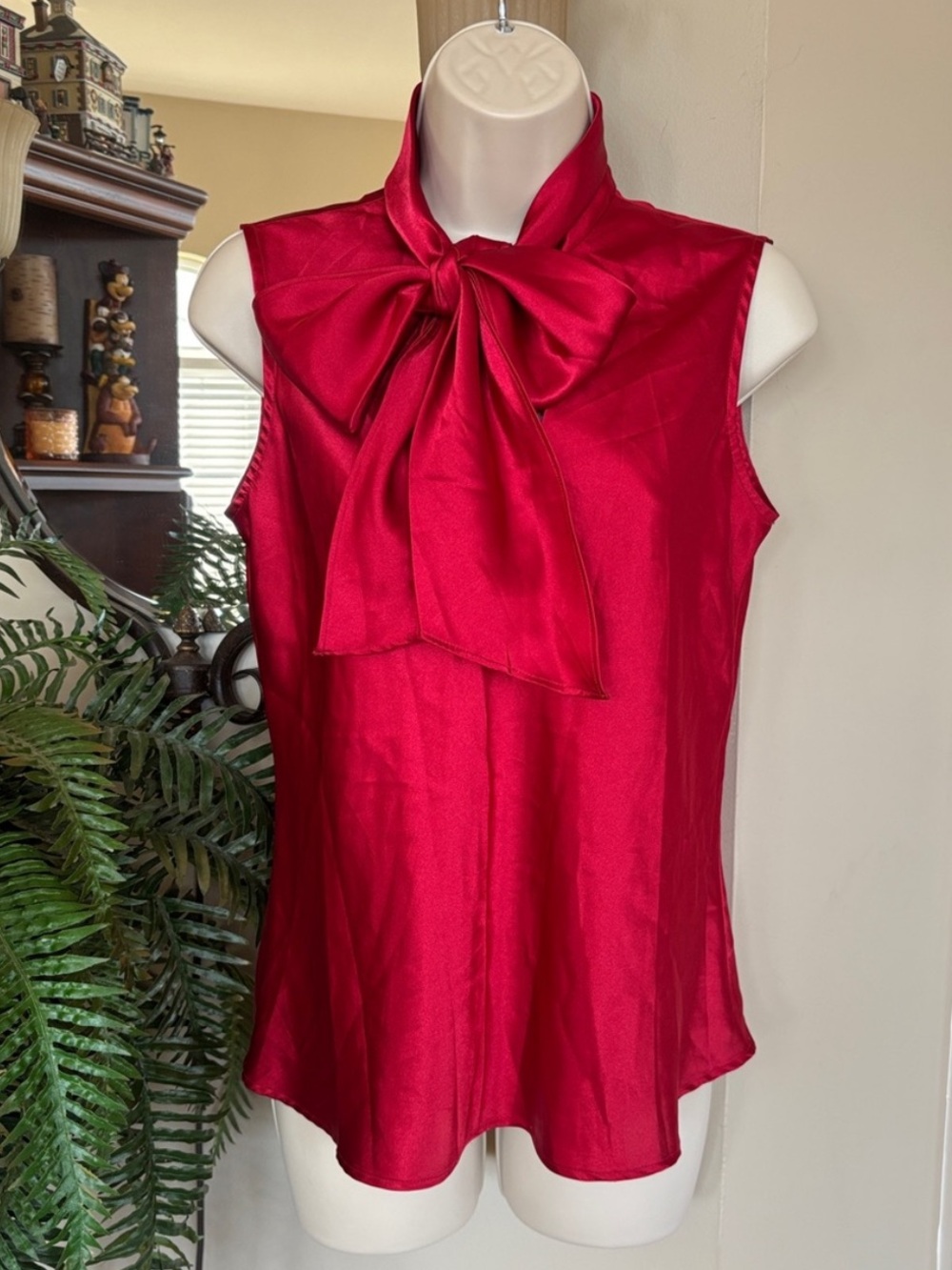 Kasper Sleeveless Red Tie Bow Satin Blouse Dressy Top Christmas Valentine’s Day